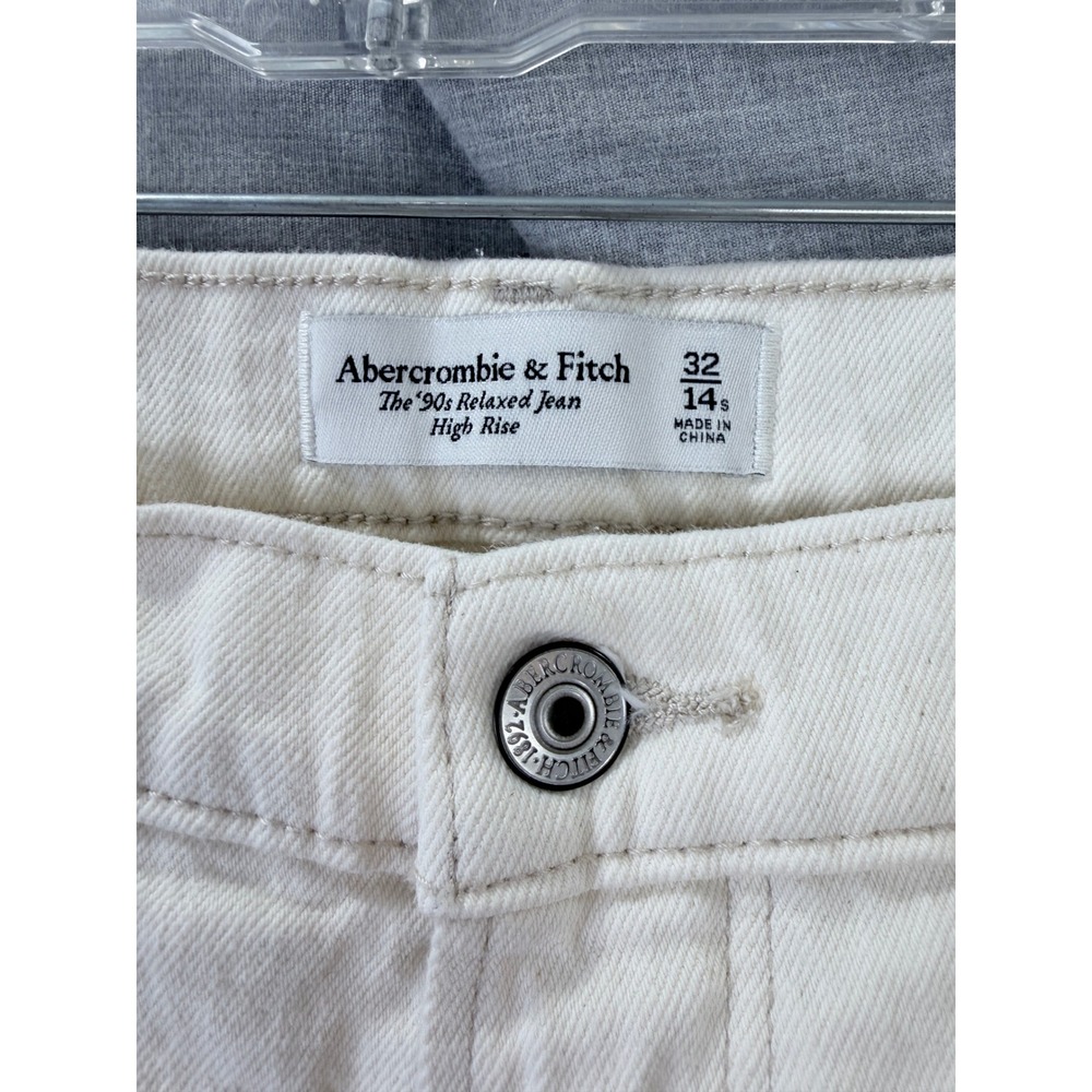 Abercrombie &‎ Fitch The 90s Relaxed Jean High Rise Cream Raw Hem 32 / 14 Short - Picture 3 of 9